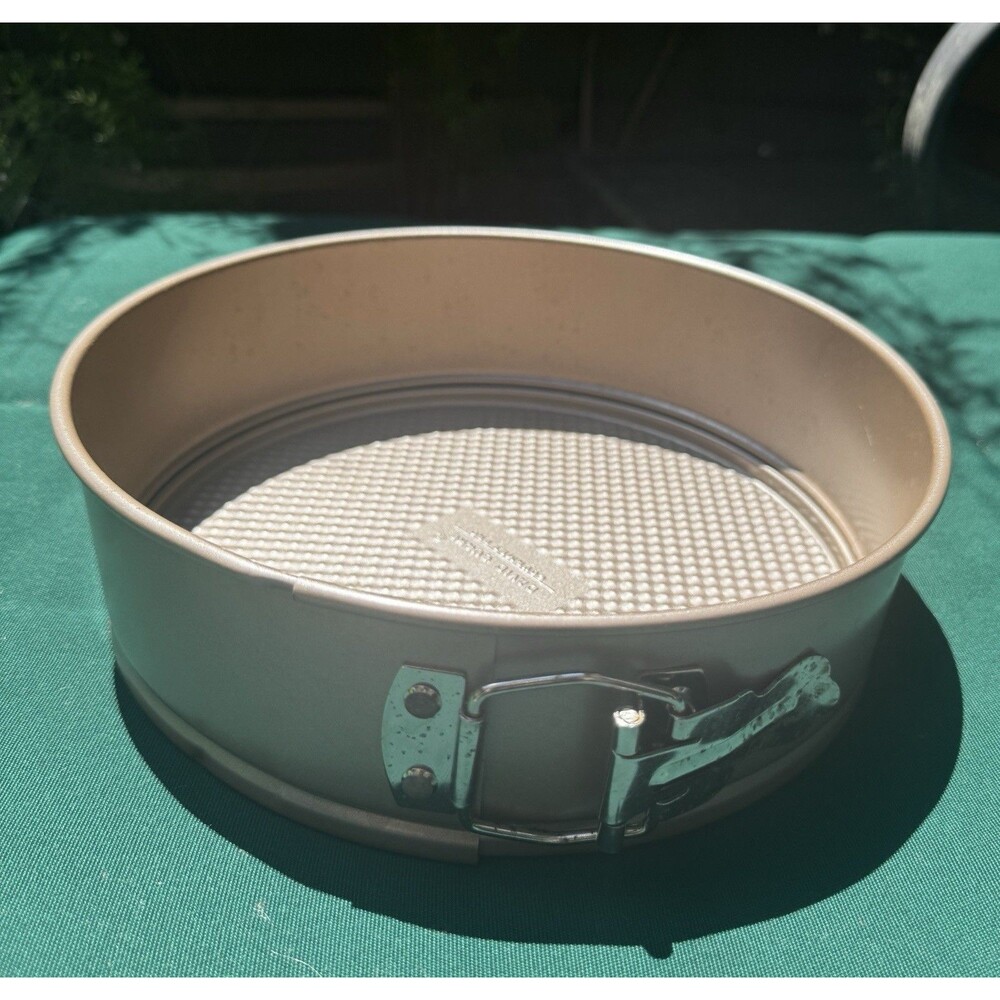 David Burke Gourmet Pro Nonstick Springform Pan Champagne Gold 9.5" Baking Pan